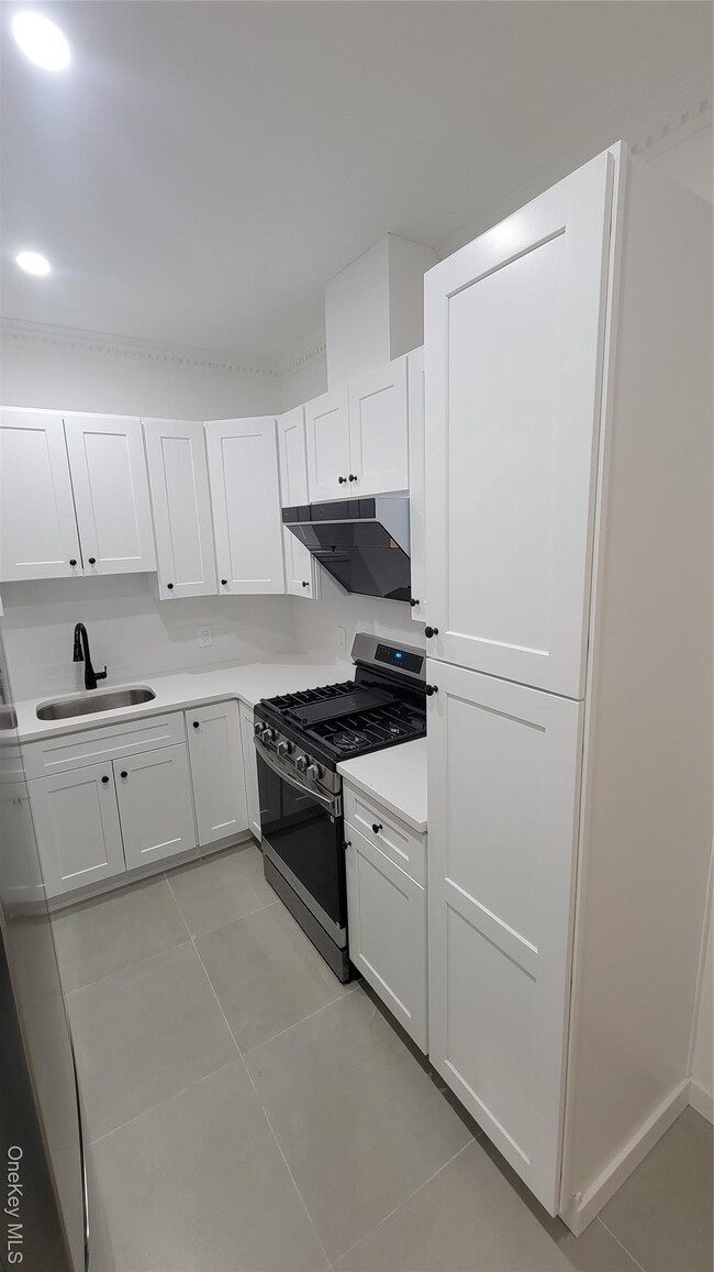 Photo - 60-24 Wetherole St Unit 3