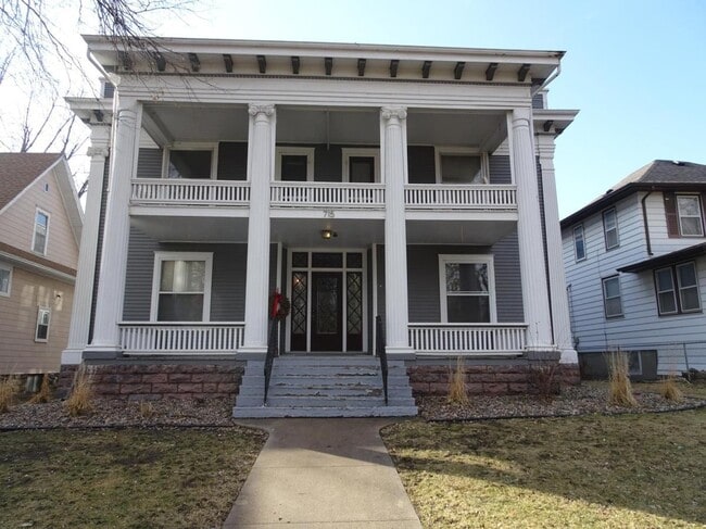 Building Photo - 715 S Phillips Ave Unit 1
