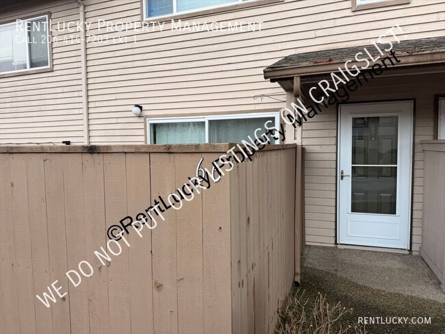 Building Photo - 11357 SE 212th Ln Unit #66