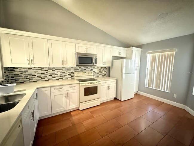 Photo - 103 Lakepointe Cir