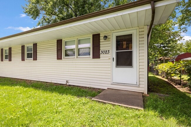 Building Photo - S0282-MF2 Unit 3023