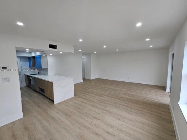 Building Photo - 17911 NW 68th Ave Unit O207