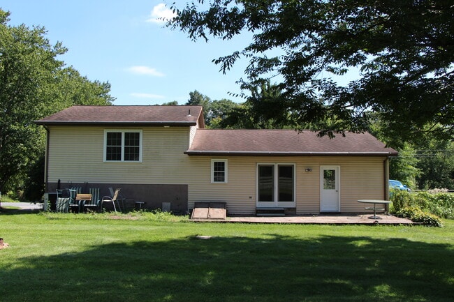 2462 Camp Rd