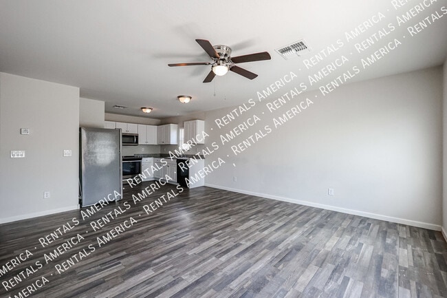 Photo - 123 E Bobcat Pl