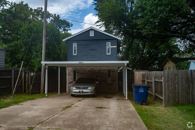 Building Photo - E 15th St Duplex Unit A Rental