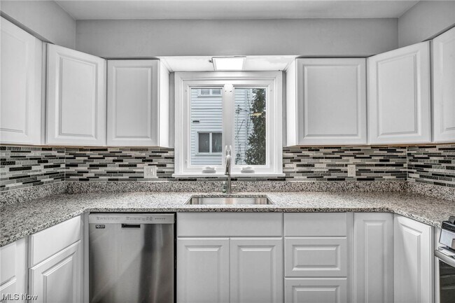 Photo - 17916 Chagrin Blvd