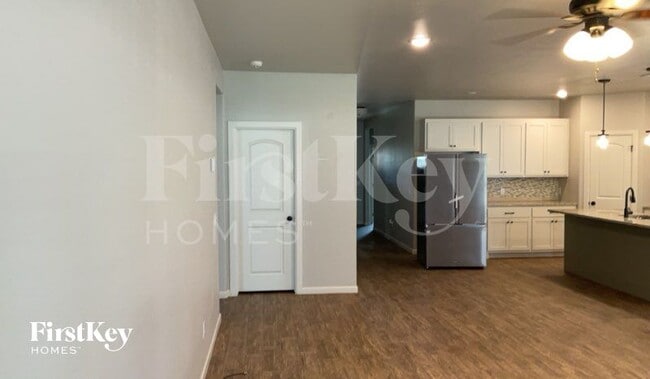 Photo - 16716 Doyle Dr