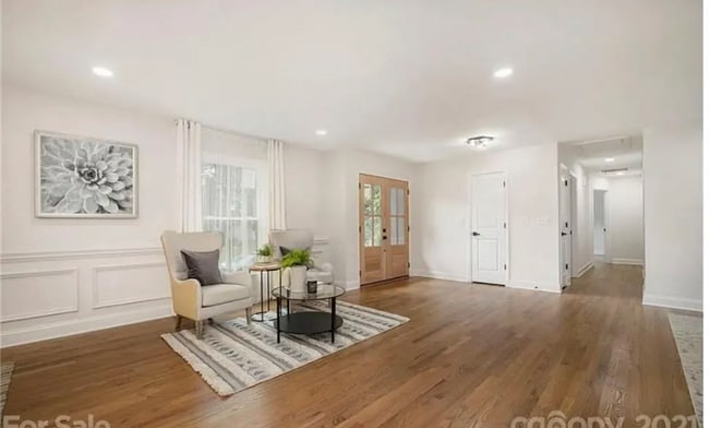 Photo - 7128 Mapleridge Dr