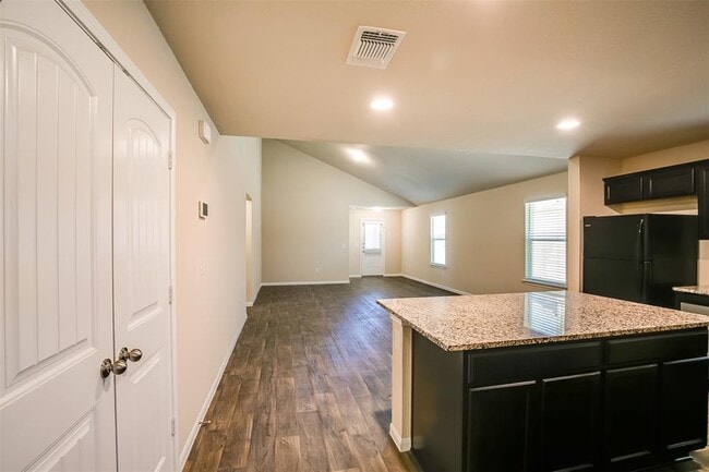15008 Custis Ln