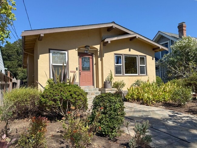 Building Photo - Charming 2-bedroom, 2-bathroom Burlingame ... Rental