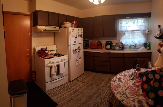 Kitchen - 481 Lisbon St Unit 3