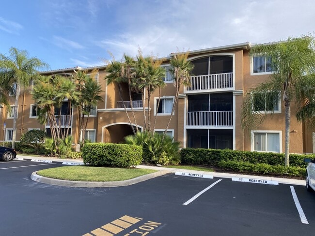 Photo - 1810 Florida Club Cir Unidad 1305 Rental