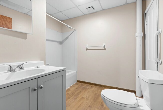 Photo - 1015 Bluff St