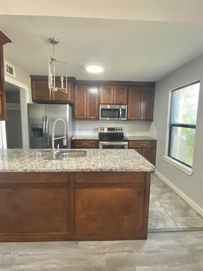 Photo - 6824 NW Willow Springs Dr