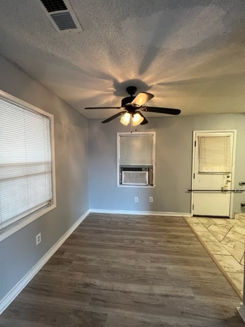 Photo - 2527 Judson St