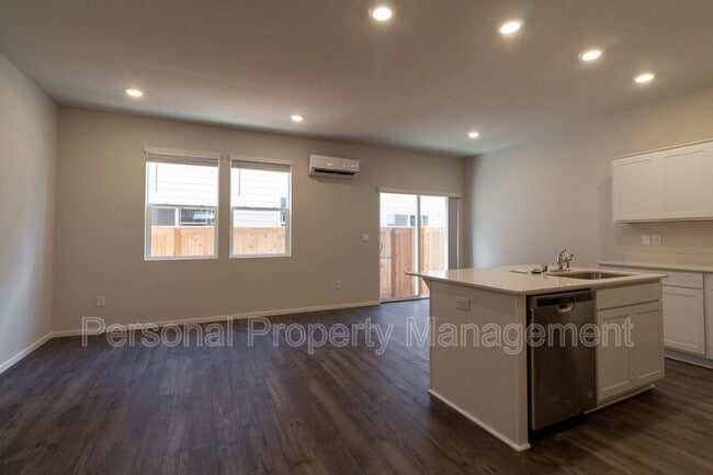 Photo - 11507 NE 126th Ave