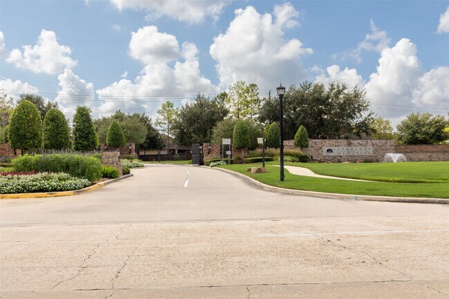 1126 Sopris Dr