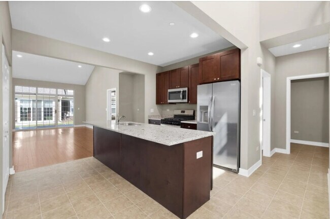 Photo - 711 Verandah Dr