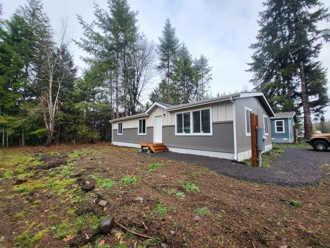 Building Photo - Beautiful 3 Bed 2 Bath House!