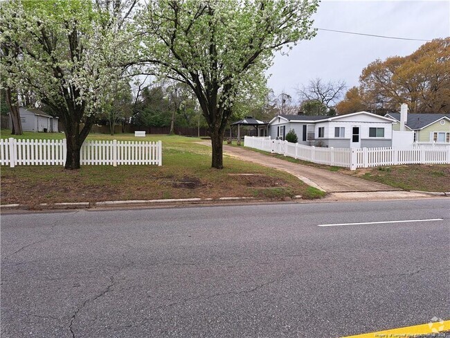 Building Photo - 1508 Gillespie St Rental