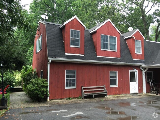 Building Photo - 48 Fox Ln Rental