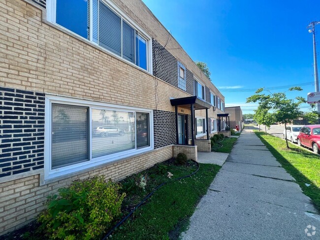 Building Photo - 2655 W 47th St Rental