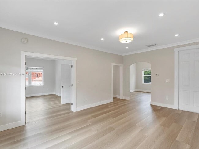 Building Photo - 2431 Biscayne Blvd Unit 1 Rental