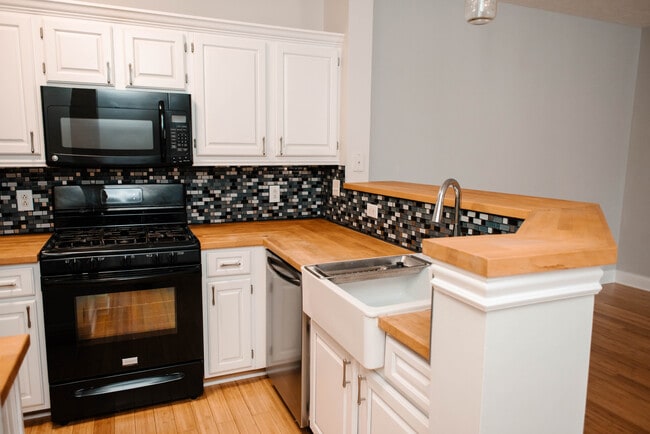 Photo - 533 Eagle Pointe Dr Unit 533