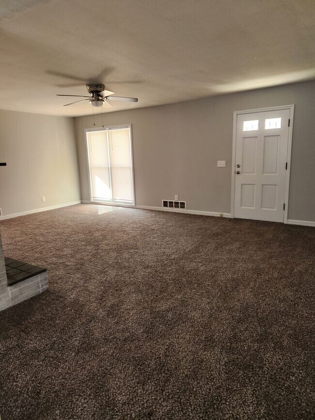 Photo - 4BR 2BA home is Glasgow city limits