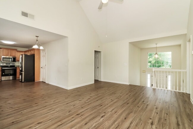 Photo - 212 Browning Cir