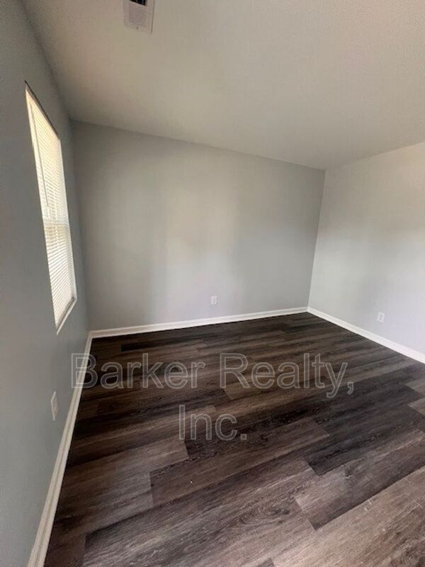 Photo - 1602 Pender St