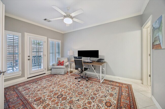 Photo - 2700 Wroxton Rd