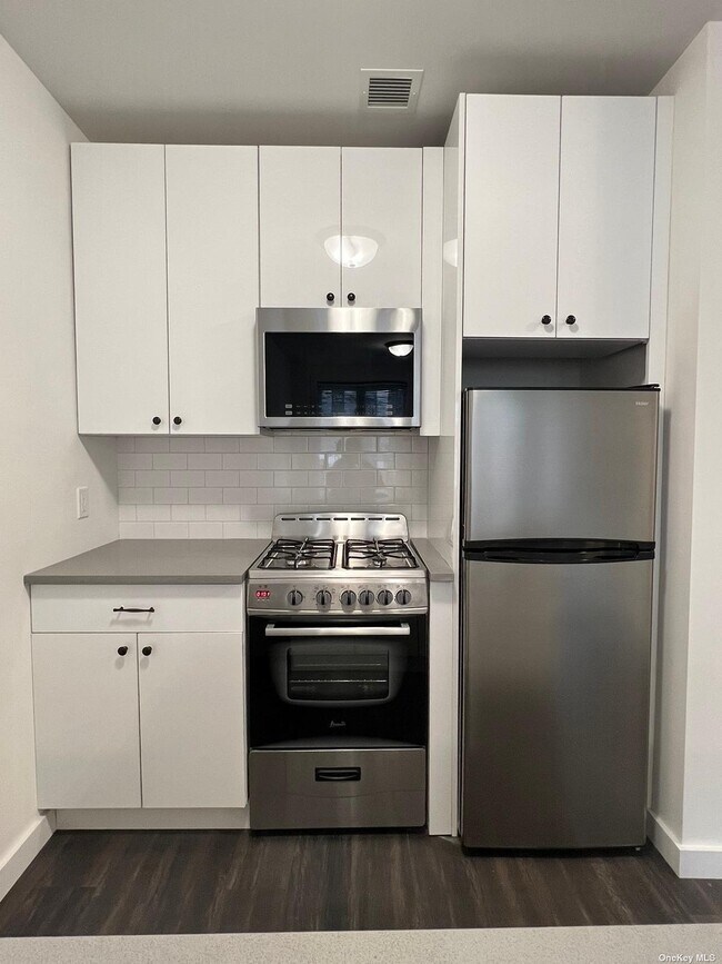 Photo - 25-53-53 38th St Apartment Unit 2B