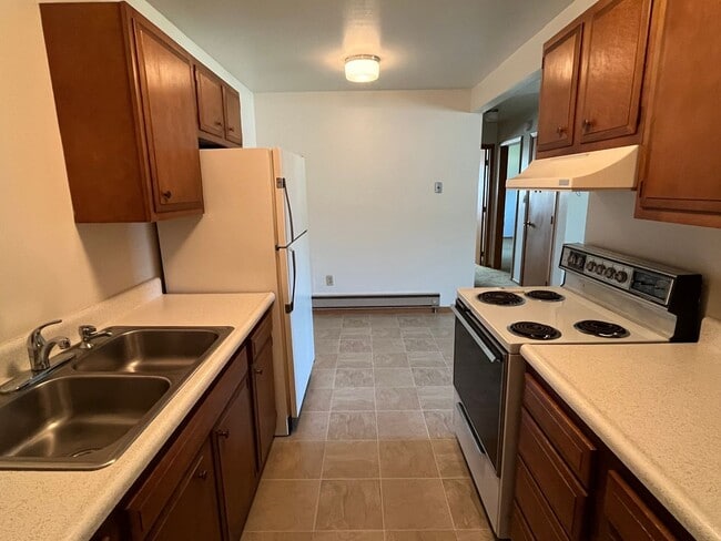 Photo - Ambassador 2 Bed 1 Bath Unit 10