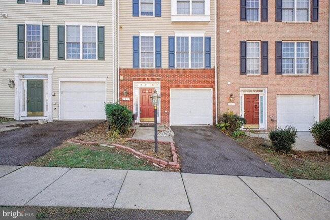 Photo - 105 Galway Ln