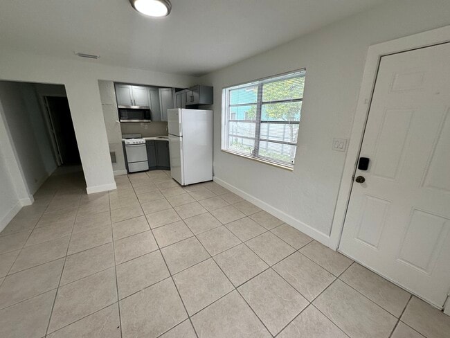 Photo - 2550 SW 9th St Unit 2550A