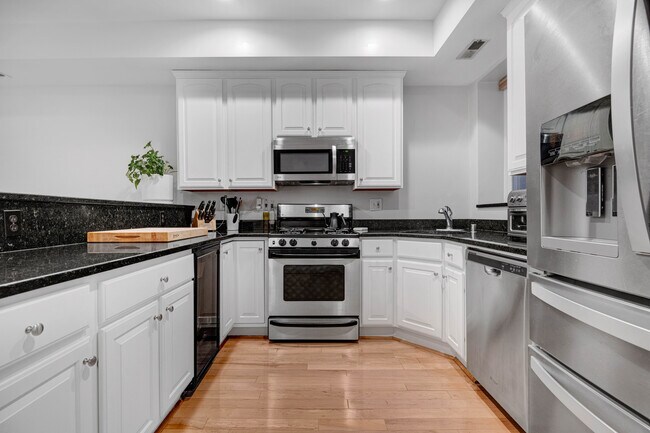Photo - 115 New York Ave NW