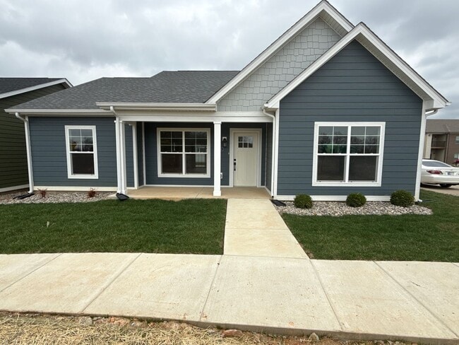 Building Photo - Cottage Home