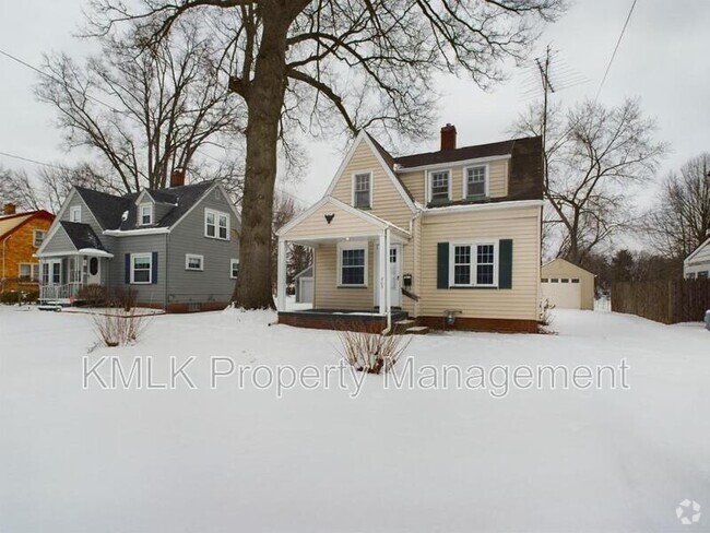 Building Photo - 805 Willard Ave SE Rental