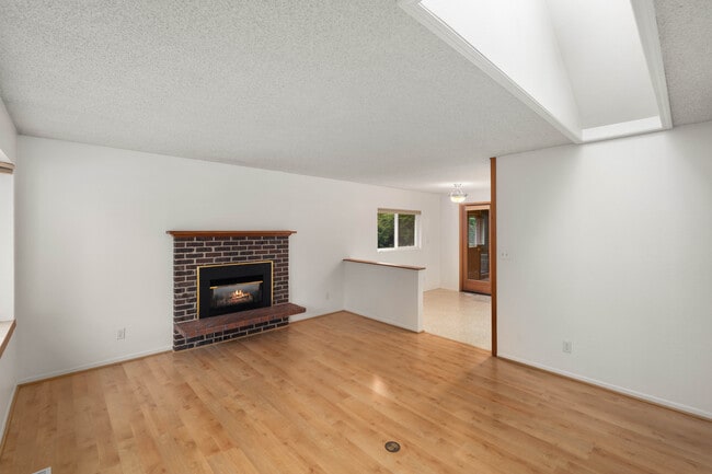 Photo - 6011 156th Ave NE