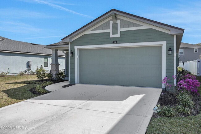 Photo - 212 Ruskin Dr