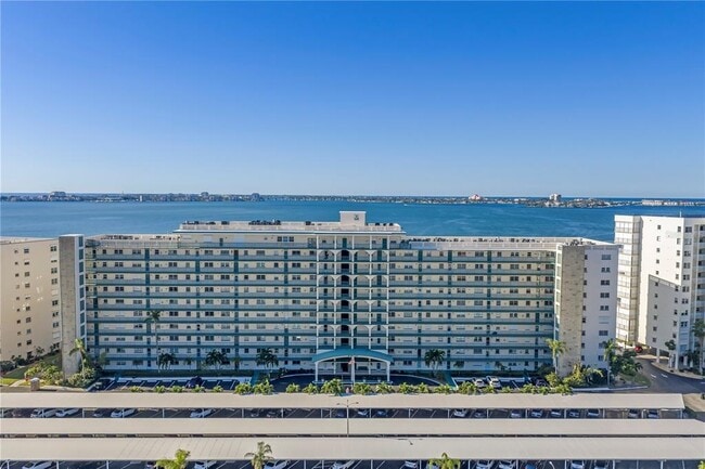 Building Photo - 6020 Shore Blvd S Unit 712