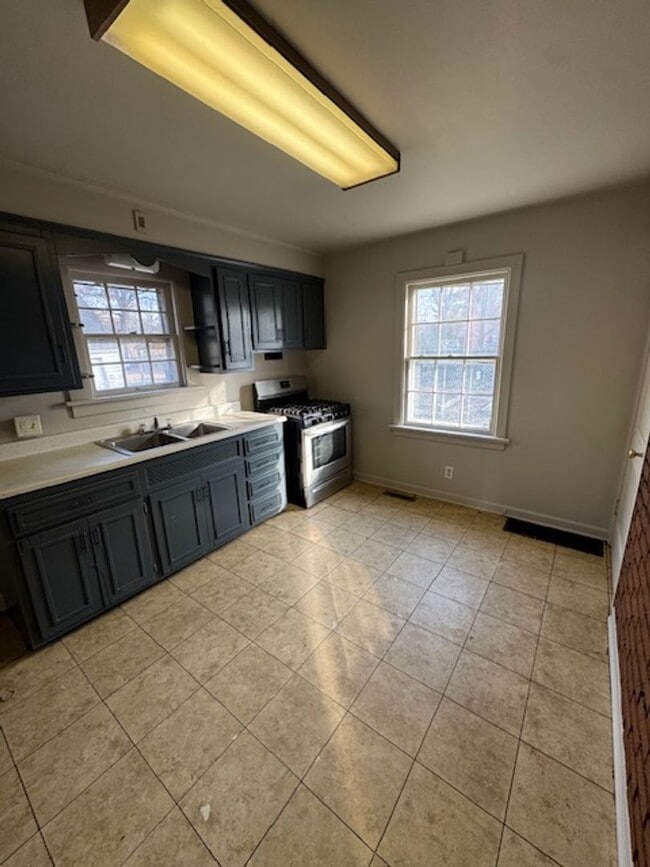 Photo - 1115 Milton St