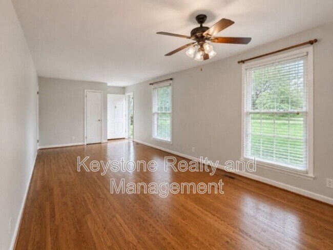 Photo - 2111 Fleming Rd