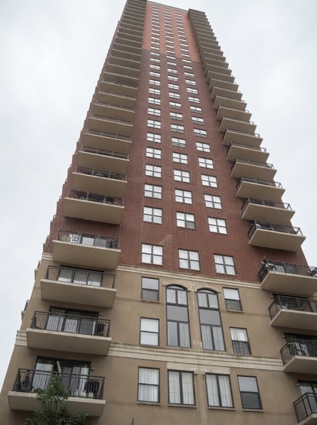 Photo - 41 E 8th St Unit 3403