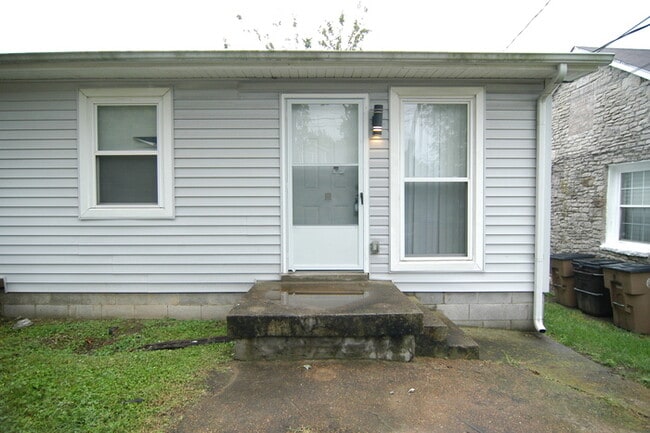 Photo - 1 Bedroom Renovated Duplex Unit - Great Lo...