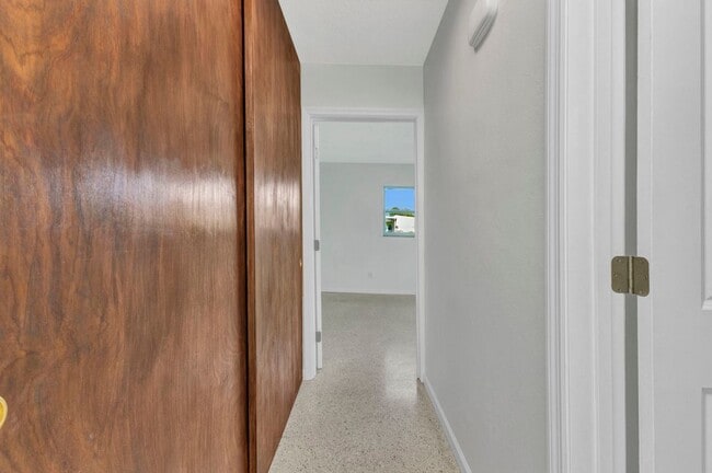 Photo - 1611 Sheehan Blvd