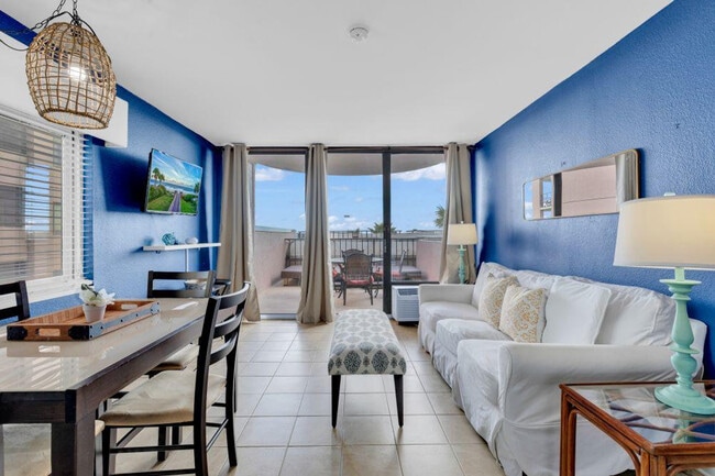 Building Photo - 2406 N Ocean Blvd Rental