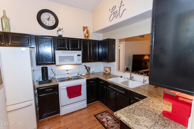 Photo - LOVELY SINGLE LEVEL 3 BEDROOM W/DEN 2 BATH PEORIA HOME VERY CLEAN!