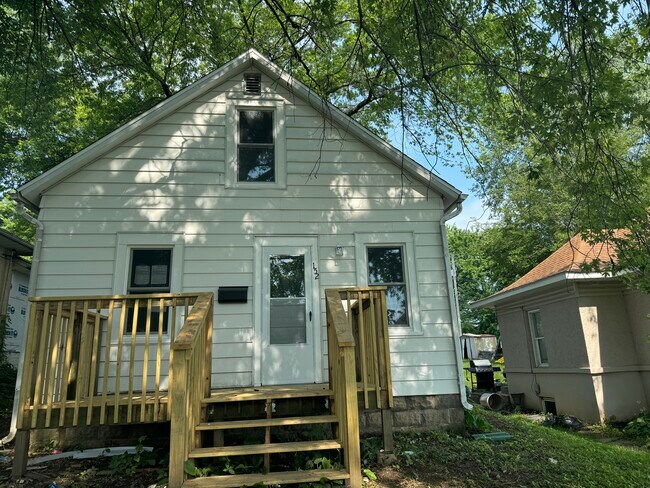Photo - 152 5th St House